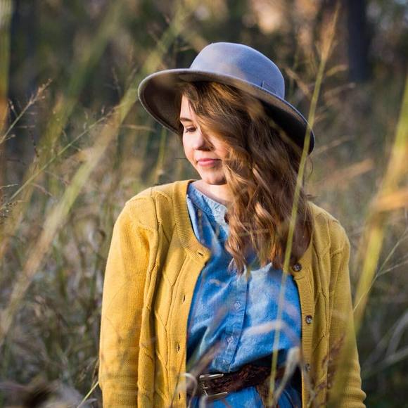 Meet your Posher, Sarah - Picture 1 of 1